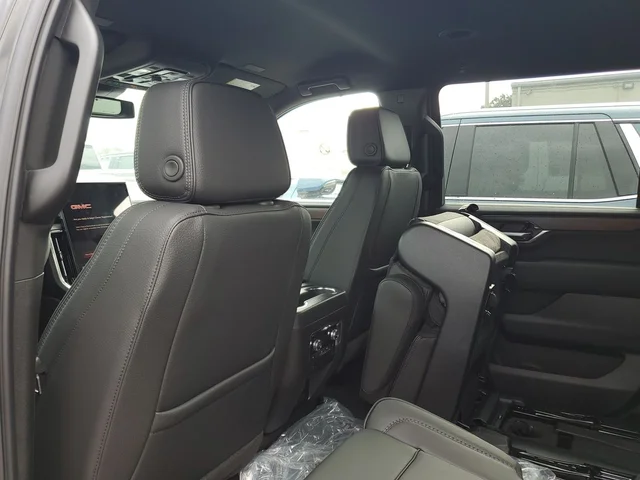 Nuevos GMC YUKON XL à Estados chez autogozo