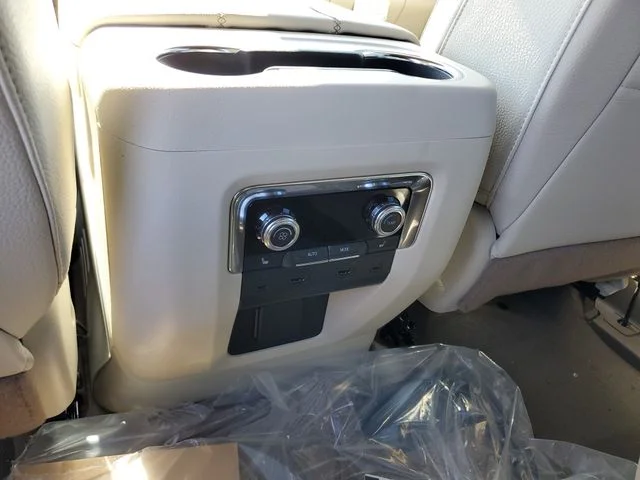 Nuevos GMC YUKON XL à Estados chez autogozo