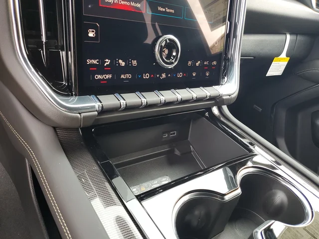 Nuevos GMC YUKON XL à Estados chez autogozo