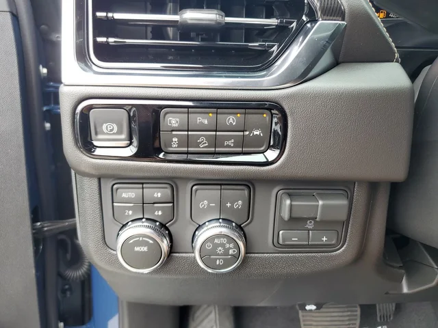 Nuevos GMC YUKON XL à Estados chez autogozo