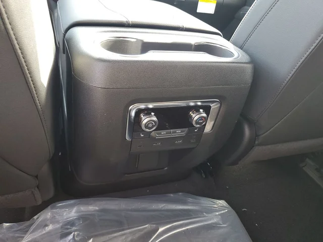 Nuevos GMC YUKON XL à Estados chez autogozo