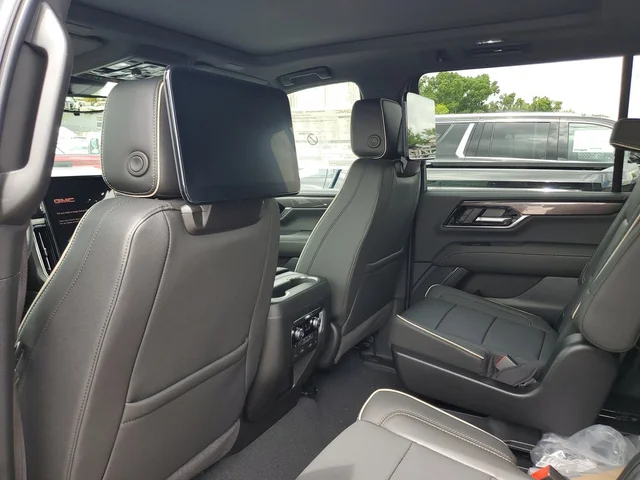 Nuevos GMC YUKON XL à Estados chez autogozo