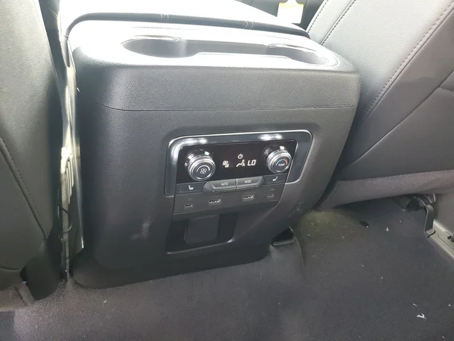 Nuevos GMC YUKON XL à Estados chez autogozo