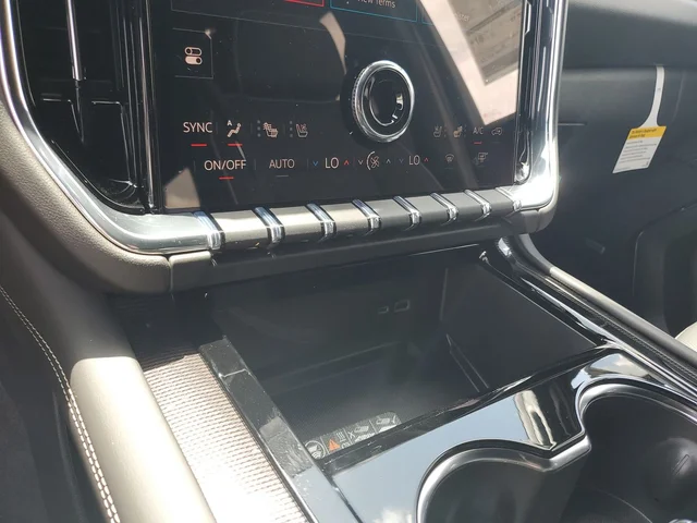 Nuevos GMC YUKON XL à Estados chez autogozo