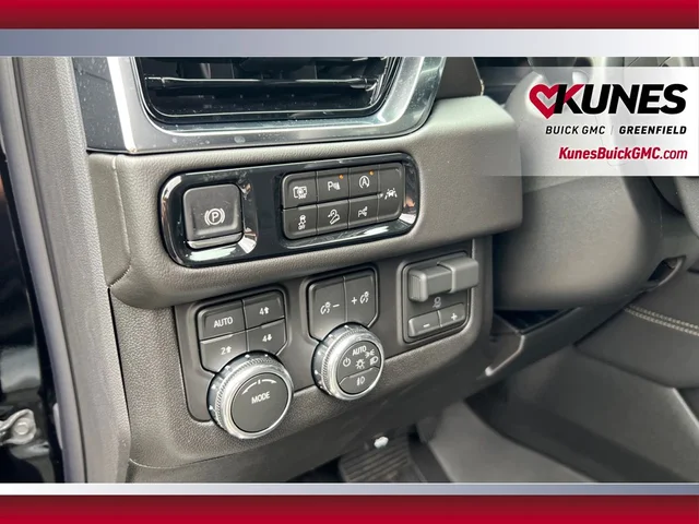 Nuevos GMC YUKON XL à Estados chez autogozo