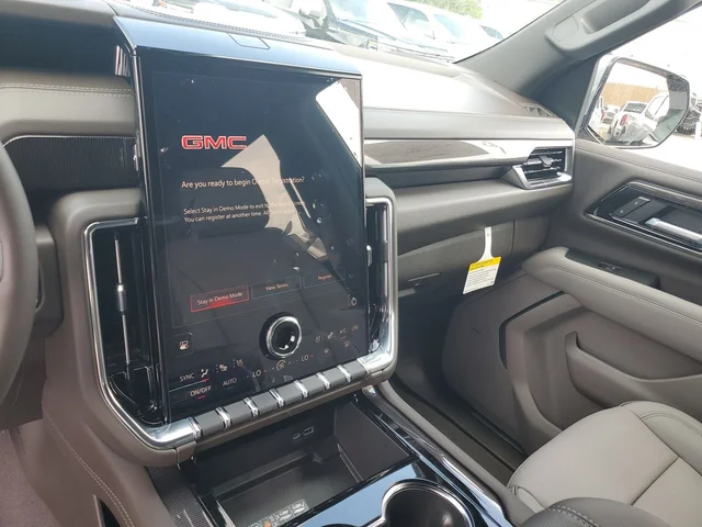 Nuevos GMC YUKON XL à Estados chez autogozo