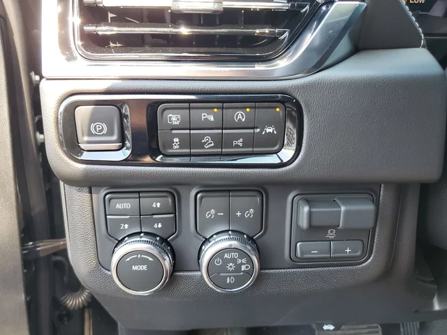 Nuevos GMC YUKON XL à Estados chez autogozo