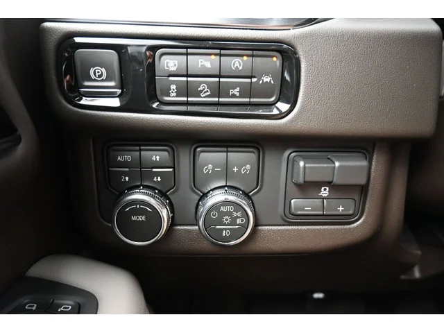 Nuevos GMC YUKON XL à Estados chez autogozo