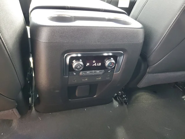 Nuevos GMC YUKON XL à Estados chez autogozo