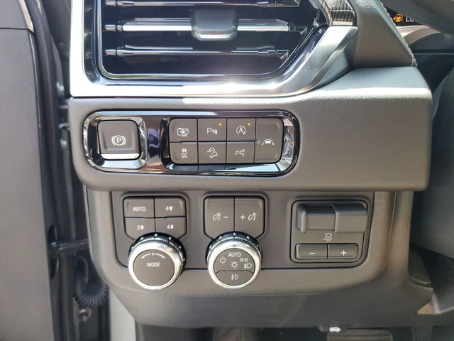 Nuevos GMC YUKON XL à Estados chez autogozo