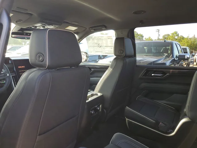 Nuevos GMC YUKON XL à Estados chez autogozo