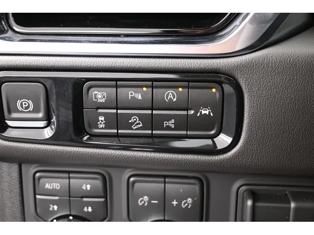 Nuevos GMC YUKON XL à Estados chez autogozo