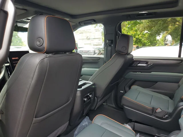Nuevos GMC YUKON XL à Estados chez autogozo