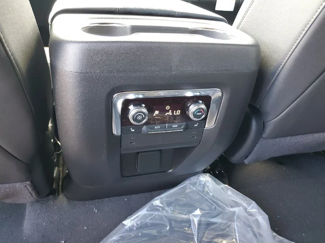 Nuevos GMC YUKON XL à Estados chez autogozo