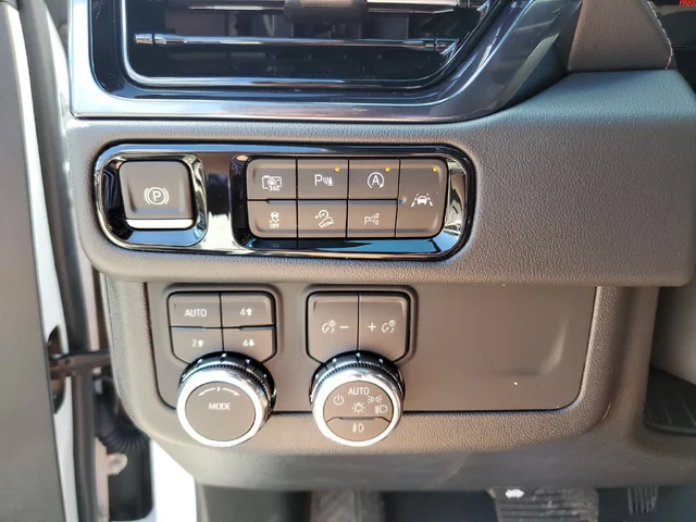 Nuevos GMC YUKON XL à Estados chez autogozo