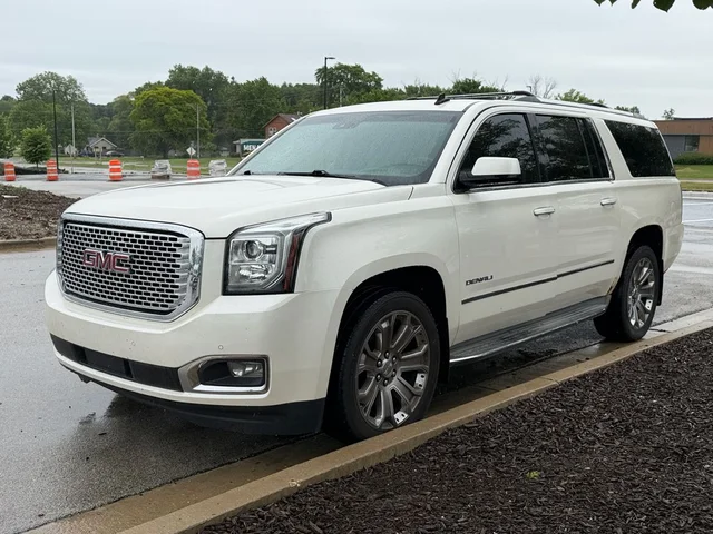 SEMINUEVOS GMC Yukon XL a Estados en autogozo