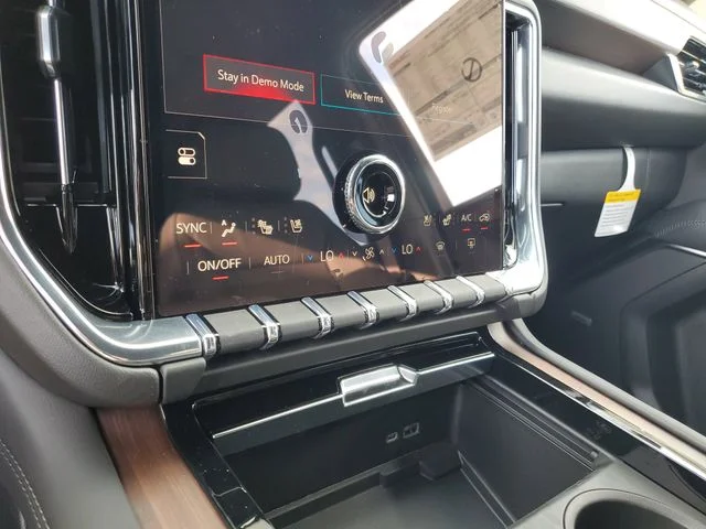 Nuevos GMC YUKON XL à Estados chez autogozo