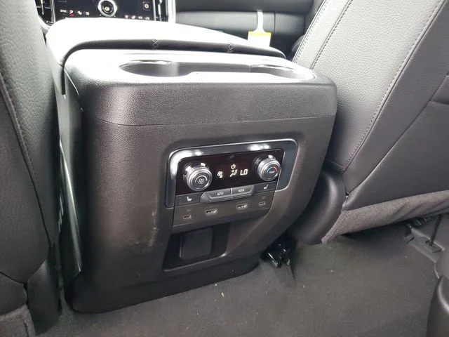 Nuevos GMC YUKON XL à Estados chez autogozo
