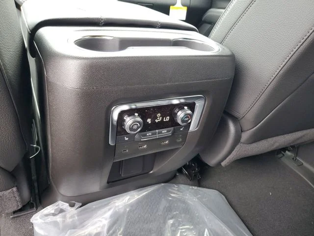 Nuevos GMC YUKON XL à Estados chez autogozo