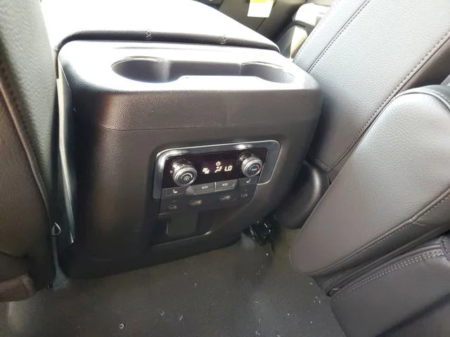 Nuevos GMC YUKON XL à Estados chez autogozo
