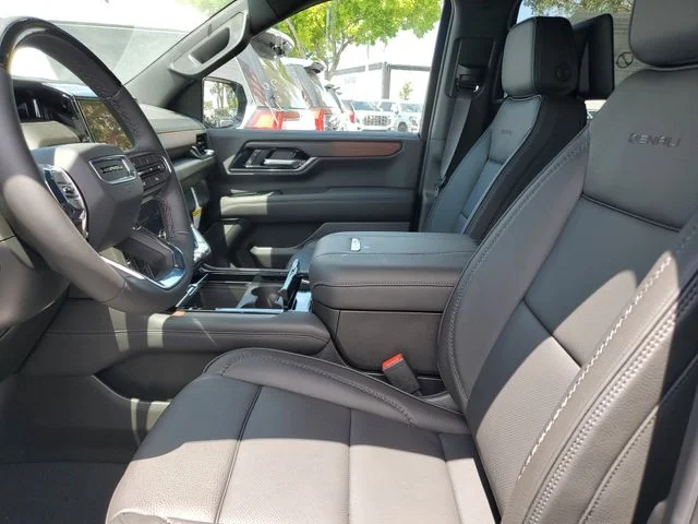 Nuevos GMC YUKON XL à Estados chez autogozo