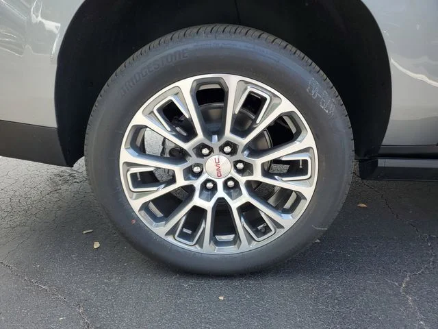 Nuevos GMC YUKON XL à Estados chez autogozo