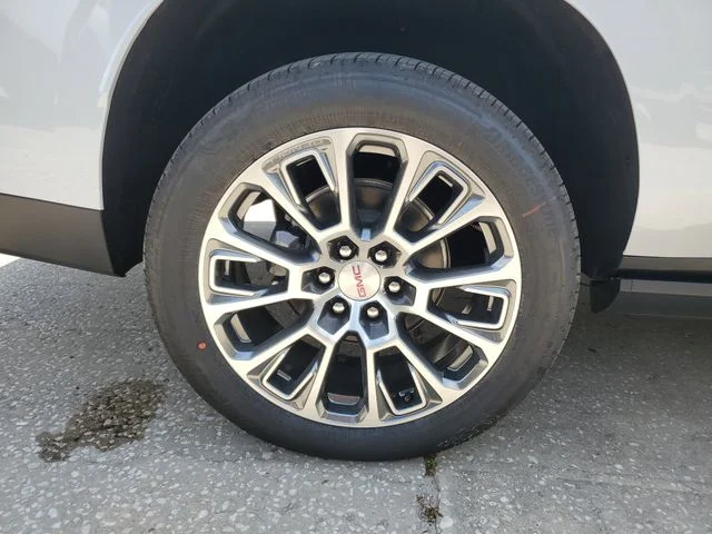 Nuevos GMC YUKON XL à Estados chez autogozo