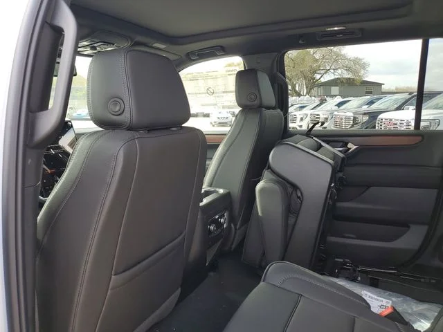 Nuevos GMC YUKON XL à Estados chez autogozo