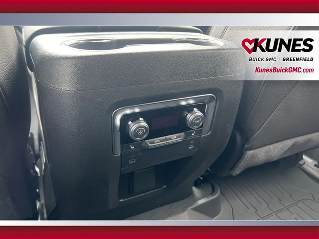 Nuevos GMC YUKON XL à Estados chez autogozo