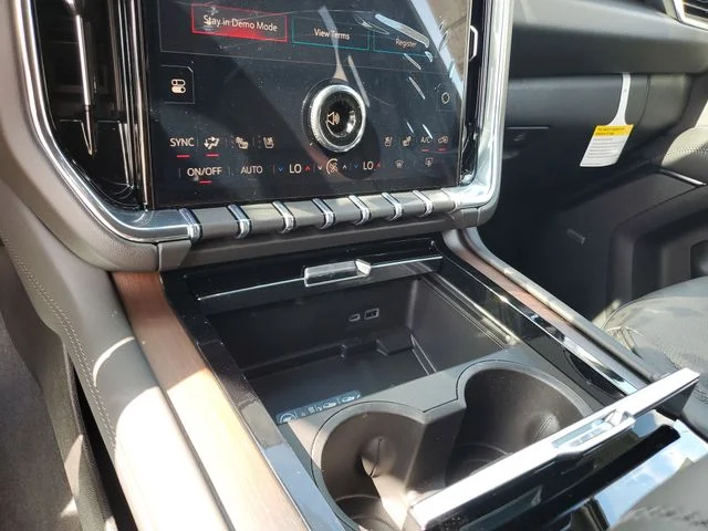 Nuevos GMC YUKON XL à Estados chez autogozo