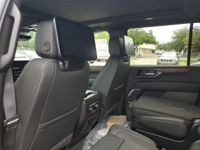Nuevos GMC YUKON XL à Estados chez autogozo