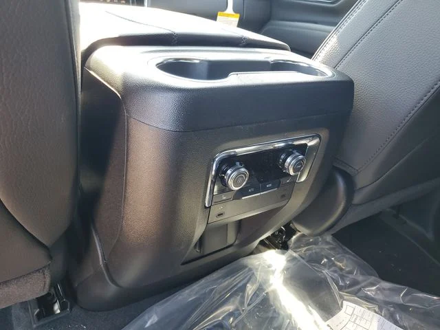 Nuevos GMC YUKON XL à Estados chez autogozo