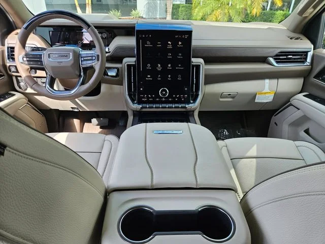 Nuevos GMC YUKON XL à Estados chez autogozo