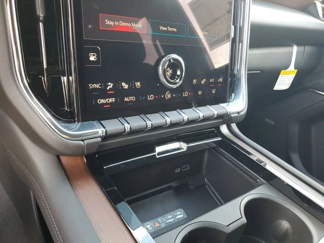 Nuevos GMC YUKON XL à Estados chez autogozo