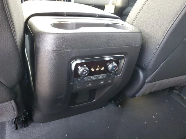 Nuevos GMC YUKON XL à Estados chez autogozo