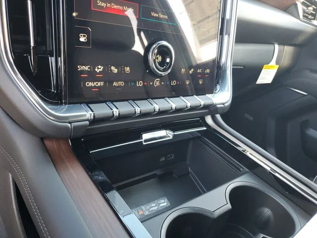Nuevos GMC YUKON XL à Estados chez autogozo