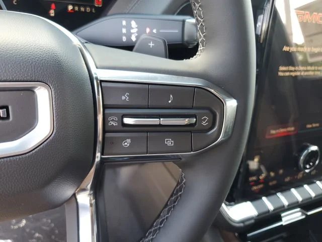 Nuevos GMC YUKON XL à Estados chez autogozo