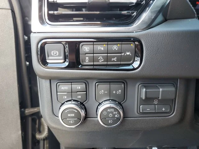 Nuevos GMC YUKON XL à Estados chez autogozo