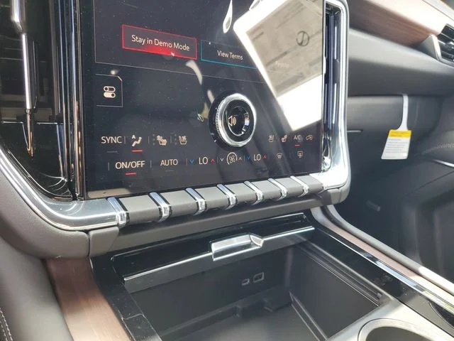 Nuevos GMC YUKON XL à Estados chez autogozo