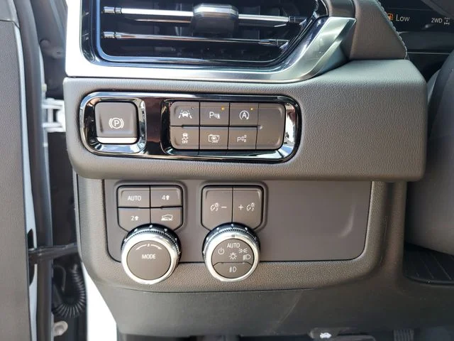Nuevos GMC YUKON XL à Estados chez autogozo