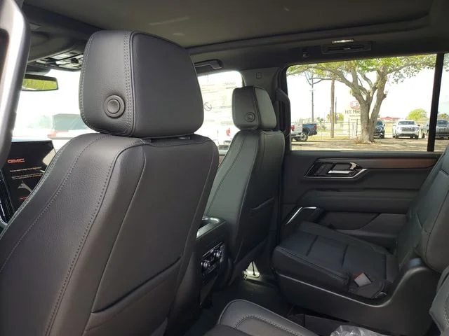 Nuevos GMC YUKON XL à Estados chez autogozo