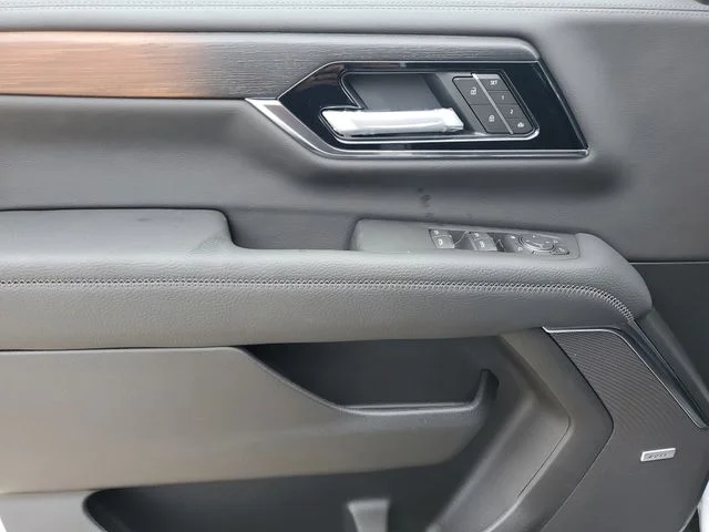 Nuevos GMC YUKON XL à Estados chez autogozo