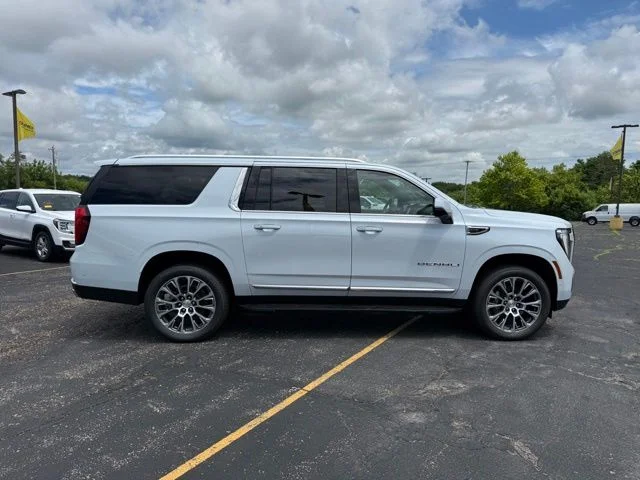 Nuevos GMC YUKON XL à Estados chez autogozo