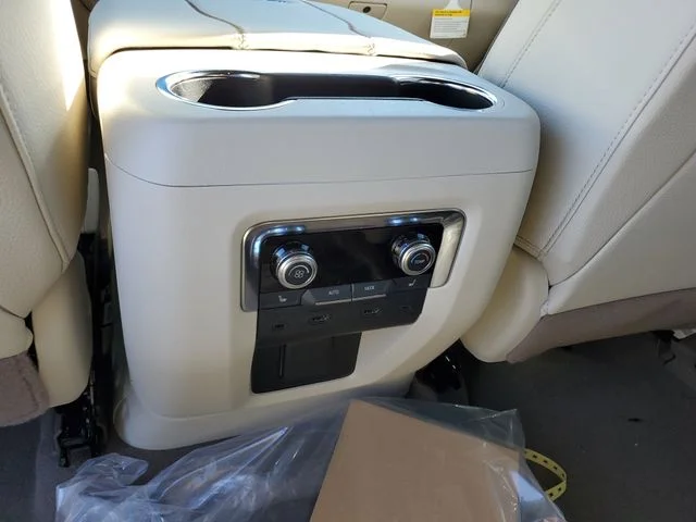 Nuevos GMC YUKON XL à Estados chez autogozo