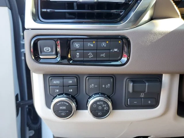 Nuevos GMC YUKON XL à Estados chez autogozo