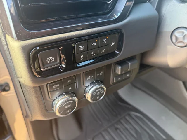 Nuevos GMC YUKON XL à Estados chez autogozo