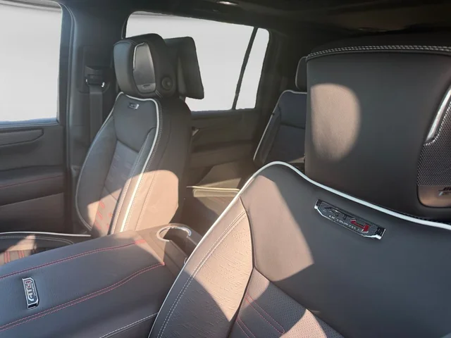 Nuevos GMC YUKON XL à Estados chez autogozo