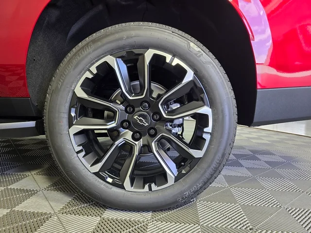 Nueve CHEVROLET SUBURBAN à Brainerd  chez Dondelinger Chevrolet