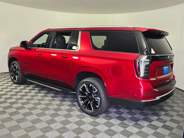 Nueve CHEVROLET SUBURBAN à Brainerd  chez Dondelinger Chevrolet