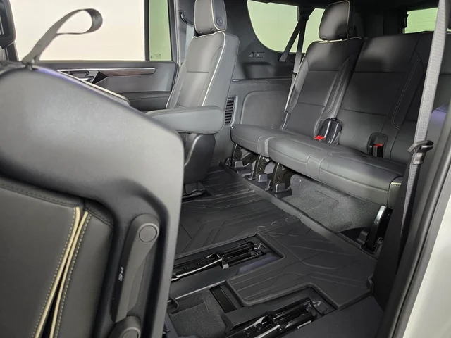 Nueve CHEVROLET SUBURBAN à Brainerd  chez Dondelinger Chevrolet